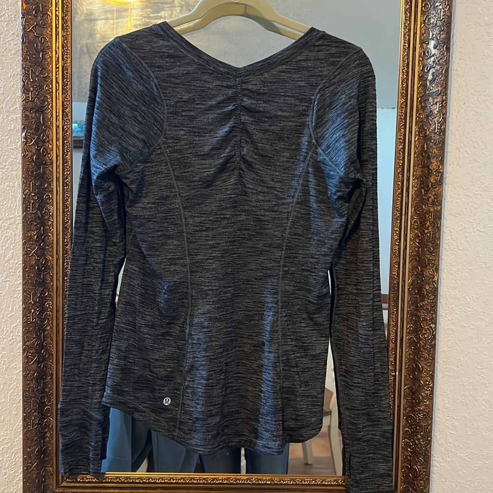 Lululemon long sleeved shirt